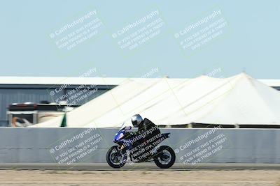 media/Oct-30-2025-Racers Edge (Thu) [[dabbdaf680]]/3-B Group/Session 5 Front Straight Speed/